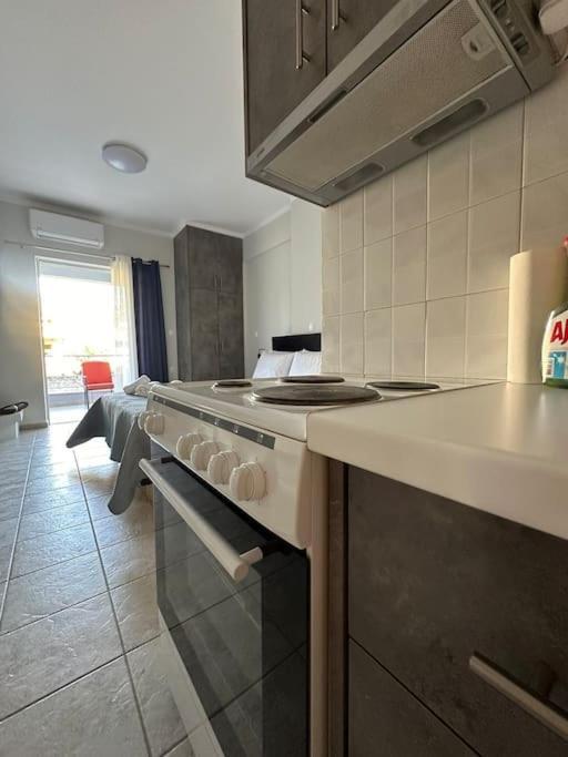 Margarita'S Getaway Apartment Patras Exterior photo