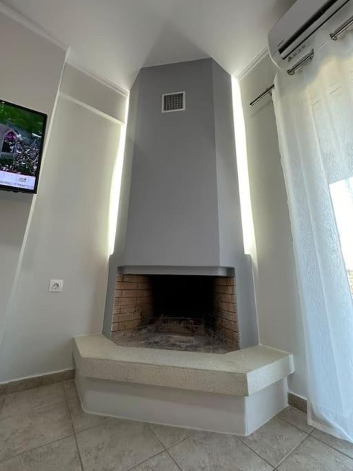 Margarita'S Getaway Apartment Patras Exterior photo