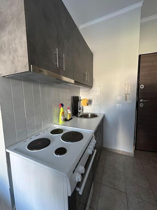 Margarita'S Getaway Apartment Patras Exterior photo